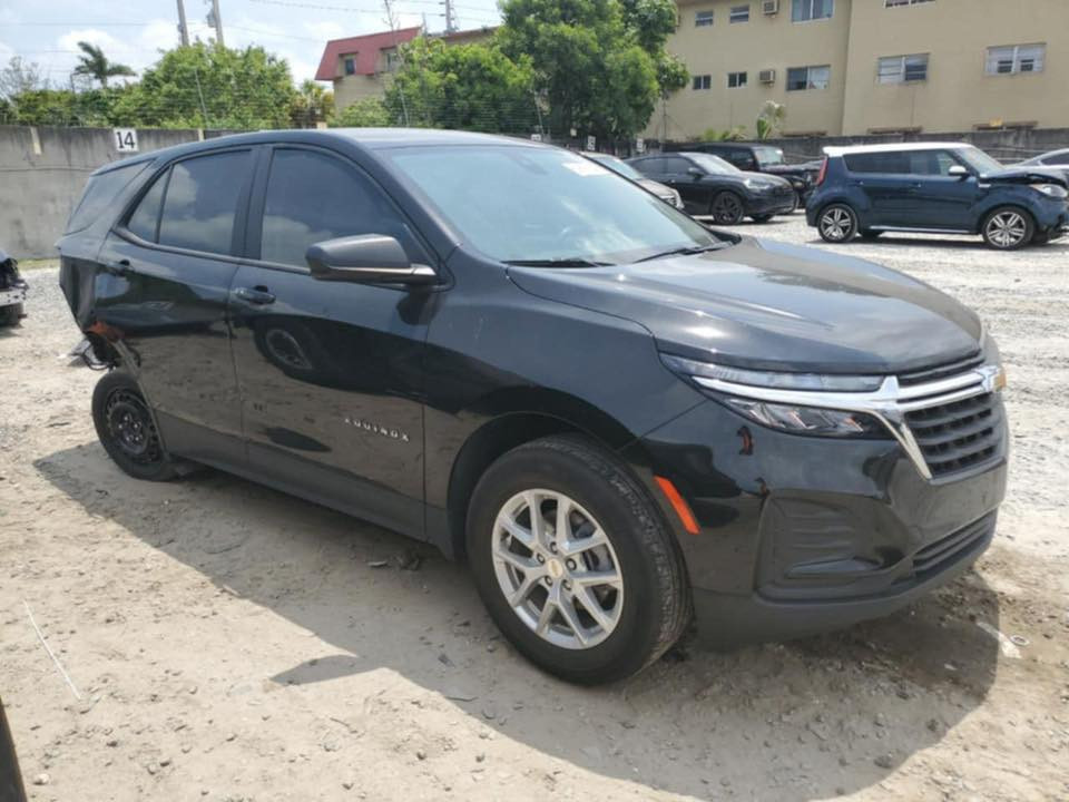 السلام عليكم 
شوفر ليت اكونكس 2023 كفالة حادث مثل ما موضح بالصورة 
مواصفات Ls مكان واسط الكوت 
السيارة شغالة وتمشي بس بيها صوت بالمكينة يروح من تحمة 
سعر 150 ورقة 
***********
