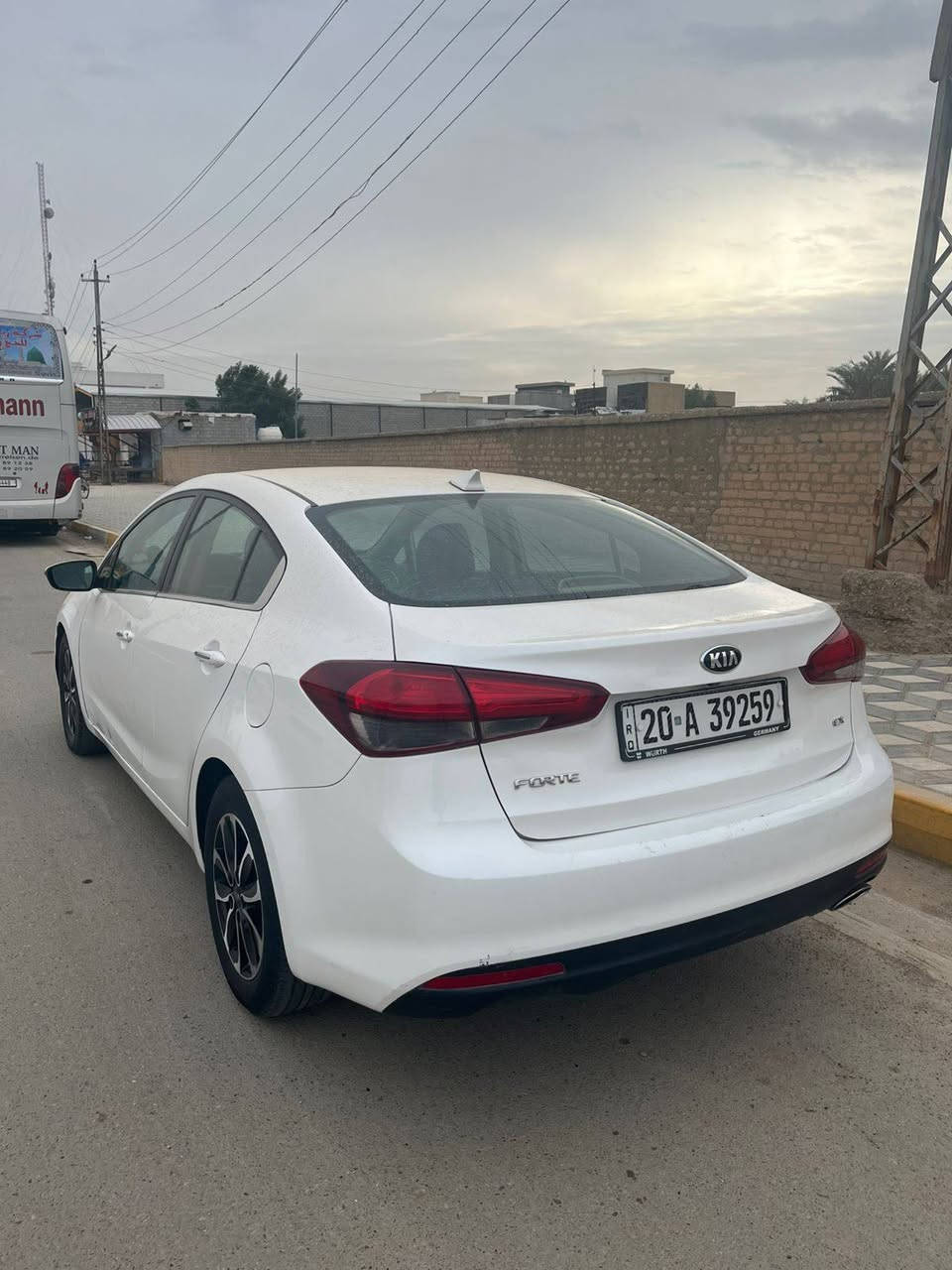 السلام عليكم سياره فورتي 2017 وارد أمريكي فول ما عده الفتحه بصمه كشنات جلد تدفئه ترحيب مري شفط مكينه. 2000 gdi ضرر بنيد فقط مصبوغ ليبل واحد العنوان ديالى بعقوبه رقم الهاتف *********** السعر 128 وبيهه مجال بصيط
