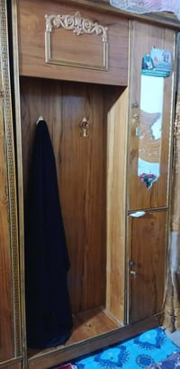 غرفة نوم • خشب • أثاث