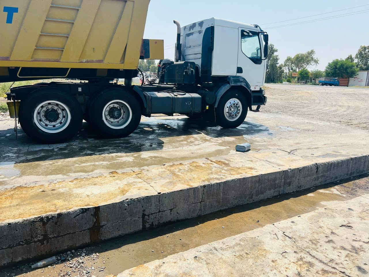 رينو لبيع بم ونوزل 2005ارقام إنكليزي مربوطة قلاب ***********
