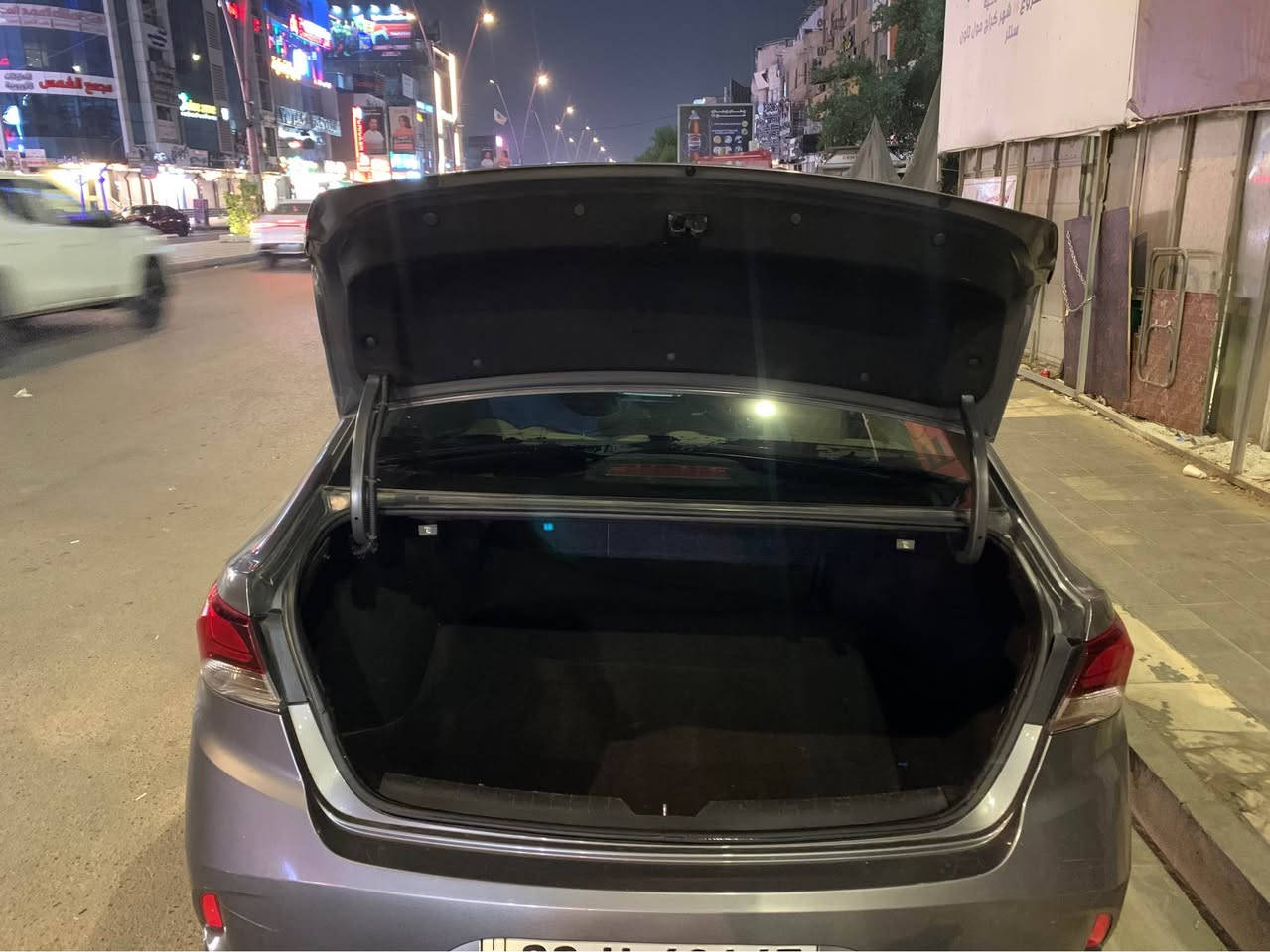 السلام عليكم سوناتا 2019 رقم اربيل حادثها جاملغ امامي ايسر فقط بدون ايرباك بدون دواخل و بيها صبغ شويه بالجاملغ الخلفي رقم اربيل الجديد و سنويه جديده السياره ما ناقصها شي ابد كير و مكينه كفاله من كلشي و تدفئة و تبريد و حداديه و تخم تاير توني شاده السياره جاهزه حتى منظومة زنون بيها و غرفتها كللش جديده مواصفاتها شاشه جبيره و رادارات جانبيه و خلفيه و كامره دواره و انظمة قياده و باقي المواصفات المعروفه للسوناتا السعر 128
هاتف ***********
اثير *********** البصرة, العراق
