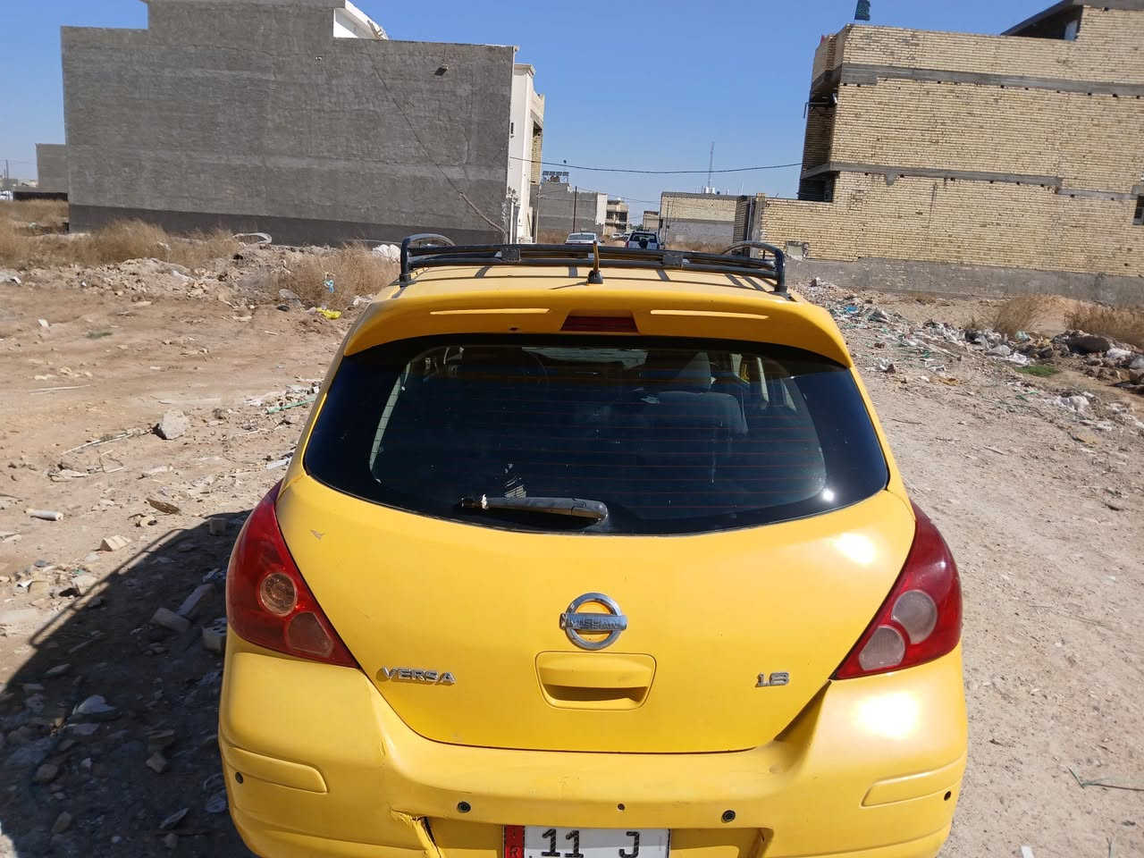 نيسان فيرسا هاشباك تكسي ٢٠٠٩ ياباني وارد امريكي حادثها امامي بأسمي رقم بغداد مصفرة هيئة لل٢٠٢٧ 
محرك ٢٠٠٠
ماشية ١١٥ميل
بشهر العاشر بدلت كير ومحرك حاوية
حدادية السيارة كلها امام وخلف 
 السعر ٥٥$ بيها مجال، مكلفه فوق ال٦٠$ جاهزة مال جناي شوف الاستبدال واحكم
الاطارات تخم كامل جديد
عقل جديد  
الدبلات وقواعدهن امام خلف مع بوش الهاوزن+فرام ممه تفصيخ جدد مع الشيالات+شمعات+كوبلن الاستيرن+
اذن جكليته الكير مع اذن مضرب اسفل الكير
القايش والضاغطة بلادية
عبوة بانزين جديده نوعية جيده
دكم تحكم الجام السنترلوك جهة السايق جديد
تبريد فول منظومة مجدده
لايت وبلاجكترات زنون
راديتر والقبق جدد ماء اخضر اصلي بدون تنقيص 
بالاضافة لادوات احتياطية تتضمن(راديتر+ضاغطة+واتربم بلادي+مسطرة نوزلات اصلية تفصيخ +تخم بلكات اصلية استعمال قليل+كلج الكيرالقديم شغال+عقل السيارة القديم شغال فقط ٣بنات مكسرة+دبل امامي شغال١قطعة+درايم شفت١قطعة+لاستيك درايم شفت ٢ق)
مكاني الكاظمية او الصابيات 
*********** واتساب موجود
