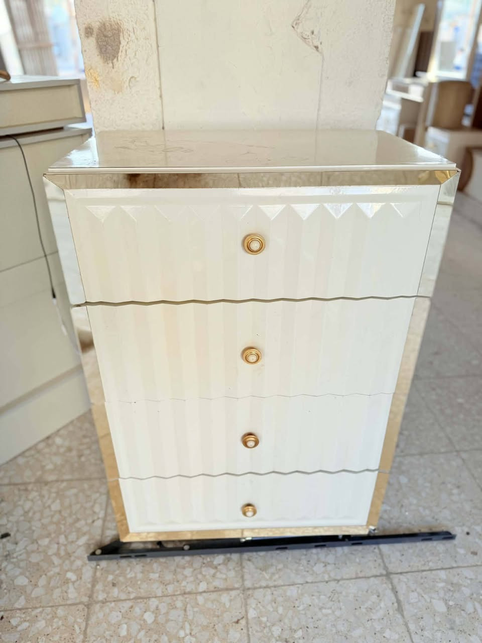 ✨ غرفة تركي 🇹🇷ملكي 👑  صبغ حراري  8 قطع 
 نظام سلايت 
سرير مخزن عملي
 ضهر بلوك
 قماش وتر بروف أصلي
✨ نظافة 80/💯
السعر  / 950 السعر ثابت
شد ونقل مجاني داخل بغداد
 توصيل للمحافظات بأسعار رمزية


**إذا كنت صاحب هذا الإعلان وتريد حذفه لأي سبب، رجاءا أرسل رسالة إلى الدعم الفني**