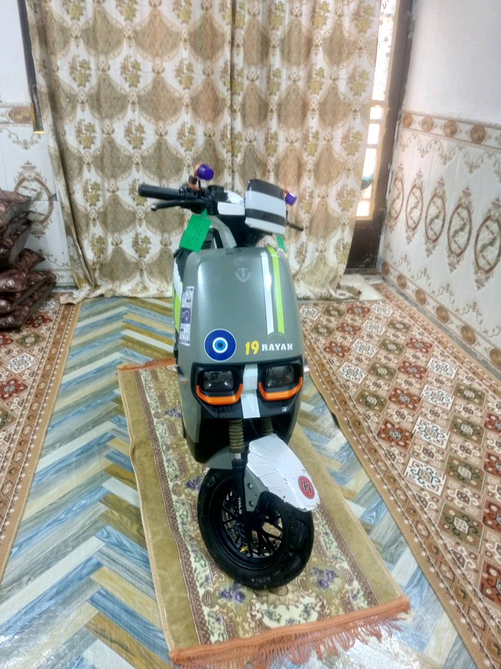 السلام عليكم 
دراجه شحن للبيع /المكان كربلاء حي  العسكري/
الدراجه موديل2024/7✅
مواصفات فوول حجم 10-300✅
نضام 3 سرع عدد البطاريات (6)AH23. 12V  ✅
صندوق خزن كبير  لايت عالي ناصي ✅
السرعه الفعليه 51km تايرات جوبلس✅
ستاند جانبي ✅حجم المحرك 1200Wحقيقي✅
المسافه المكطوعه55km. شاشه ديجتل ذكيه. 
النضام الدراجه اوربي بلكامل صناعه راقيه جدا  ✅
(السعر825)وبيه مجااال بس السوبايه مكسوره شوفه الصور 
الشراي يتفضل خاص ❤🩵
