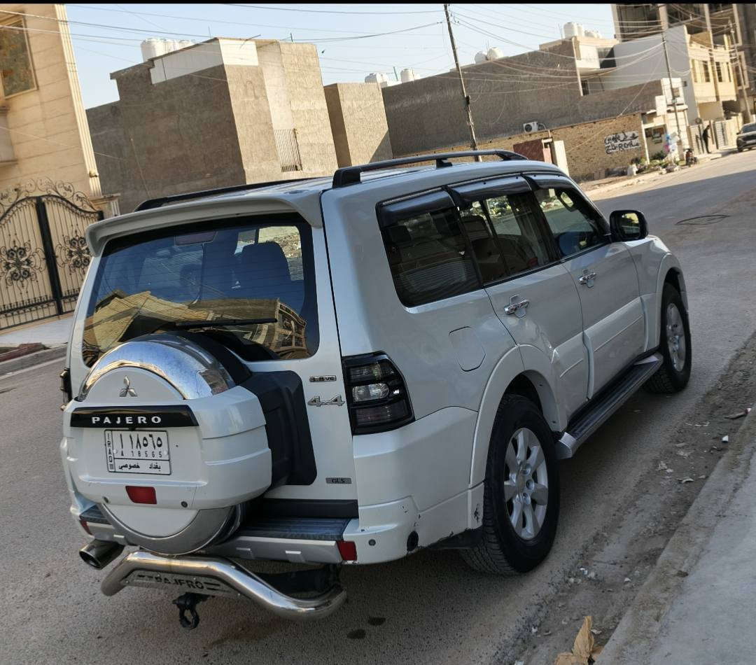 السلام عليكم
للبيع باجيرو حبتور 2008 رقم بغداد بسمي 

محرك وكير مكفولات وصدر جديد وتبريد ثلج

حجم المحرك 3800 وشادلهه منضومه غاز كلش اقتصاديه بلصرف..

 فول مواصفات 

دمام وفتحه وداخل جلد وكهرباء وكشنات تدفئه وتبريد وثلاجه بلجكمجه ومري شفط وشاشه وباقي المواصفات المعروفه بلباجيرو 

السياره بيهه اقل من شبر صبغ بلجاملغ الامامي وباقي السياره مكفوله وصوره السونار موجوده ويه الصور... 

السياره نظيفه كلش عله ايدي صارلهه اكثر من ٣ سنوات وبلعافيه عله الي اصير من قسمته 

السعر ١٢٨ ورقه وبيهه مجال بسيط للشراي 

وهذا رقمي ***********
