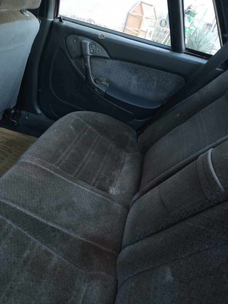 السلام عليكم اسبرو للبيع موديل 95 رقم انبار بأسمي تحويل ثاني يوم الكهربائيات كلها شغله كير محرك خير من الله محركها مفتوح مكاني بغداد حي الخضراء السعر 27 وبيها مجال ***********
