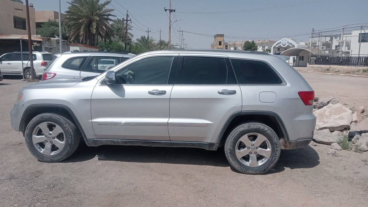 جيب لاريدو 13 بسمي رقم بغداد بدون دواخل 
 السعر 130 او مراوس بجارجر


**إذا كنت صاحب هذا الإعلان وتريد حذفه لأي سبب، رجاءا أرسل رسالة إلى الدعم الفني**