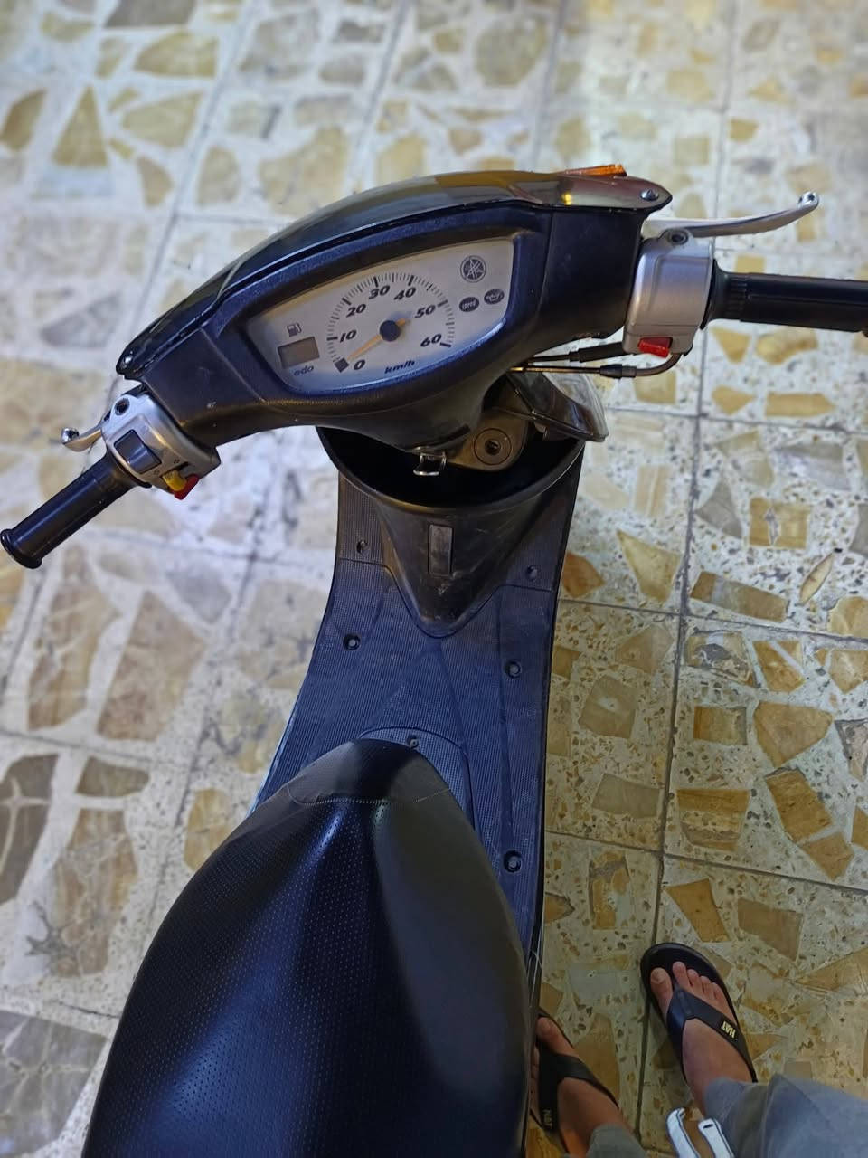 السلام عليكم دراجه عصفوريه ام التبريد نضيفه وكلشي شغال بيه السعر 350 المكان بغداد جميله رقم الهاتف ***********
