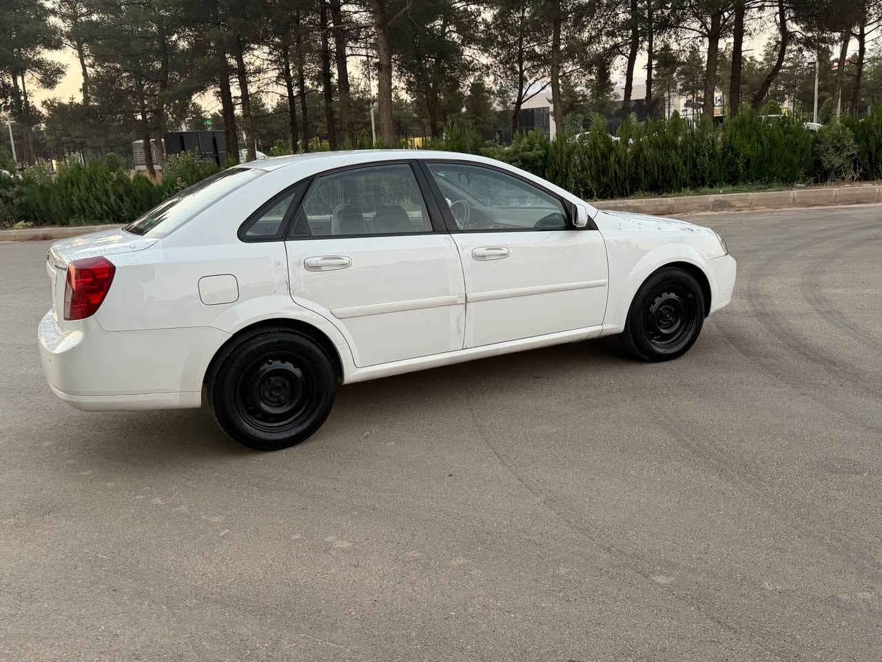 شوفرليت ئوپترا ٢٠١٠ 
مواسه فات توماتيك سوكان ڤوليوم جام ئاوينه كاره با شاشه و كاميرا حاسه ته نها ٢ پارچه بوياخه بى ناوكرتن ره قه م فه حس هه زه سه نه وى تازه يه به شه رتى گير مه كينه ته بريد ته قه و ره قه به شه رت ته حويل غرامه به شه رت كامل سيرفسى تازه يه ( ٤ تايه ى تازه رون ى گير و مه كينه تازه بيش و دوا كامل تازه گوراوه ) سه ياره كه زور زور پاك ماوه ته وه نرخى ٦٨ گه لا قفلى بى معامه له تكايه بو ماعامه له تيل مه كه *********** سليمانى ناو شار السليمانية, العراق
