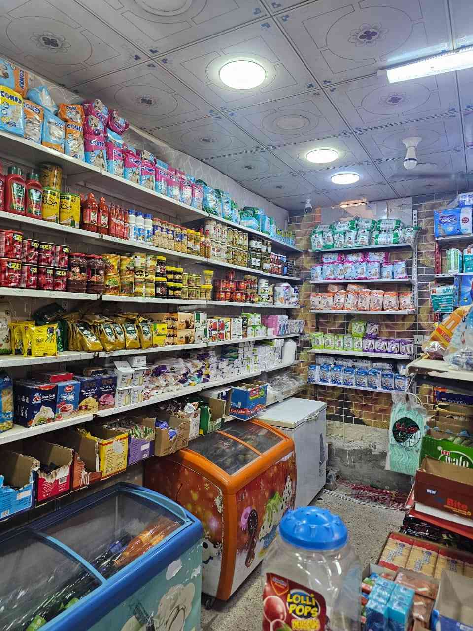 السلام عليكم ورحمة الله وبركاته اسواق للبيع  كربلاء حي العسكري قرب مدرسه العابد مكتمله من عارضات مجمدات  قريب منه مستوصف للاستفسار ***********
