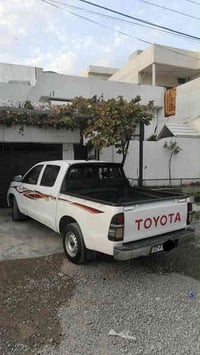 مەرزیە 2013 نزم ، زۆر خاوێن ە ، شاشە زینون و حەرارەیە ،پارچەڕەش لەسەر ...