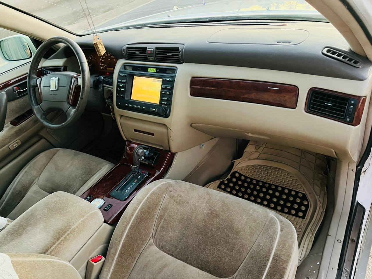 سلام عليكم ملكه للبيع 
مديل 2001 اصل
 تسجيل جديد 
دكمتين برده خلفيه
اربع كشنات كهربائيه
السياره كصه قماره فقط
كفاله من الكصه الثانيه 
والنقل الجثه ولعيب الشرعي 
 سنويه 28 تحويل ثاني يوم
مكينه وكير كفاله 
حداده جديده تخم تاير جديد
كهربايات كله شغاله تبريد 🥶
مكاني بصره قضاء المدينه
السعر 108 وبيه مجال
الرقم ***********
