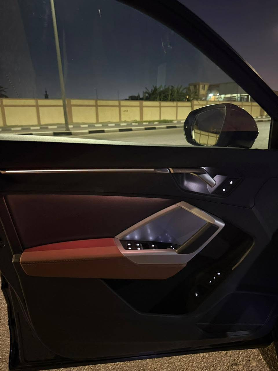 🔥 متاح استلام فوري باذن الله 🔥 
Audi Q3 S-line 2025 
Sport Back
23.000 K.m
كامله جميع الكماليات 
فيس ليفت 
ضمان الوكيل 
✨ تصميم فاخر وأداء رياضي مع أحدث التكنولوجيا من أودي 💎
‎ارخص سعر في مصر ✔️
‎متاح جميع أنظمة التقسيط ✔️
‎بدون مصاريف إدارية ✔️
‎بدون تأمين إجبار ✔️
‎بدون حظر بيع ✔️
🔥 ‎خصم فوري داخل المعرض على الكاش 
متاح جميع الالوان 

للاستفسار (فون-واتس اب) :01040918831 القاهرة, مصر


**إذا كنت صاحب هذا الإعلان وتريد حذفه لأي سبب، رجاءا أرسل رسالة إلى الدعم الفني**