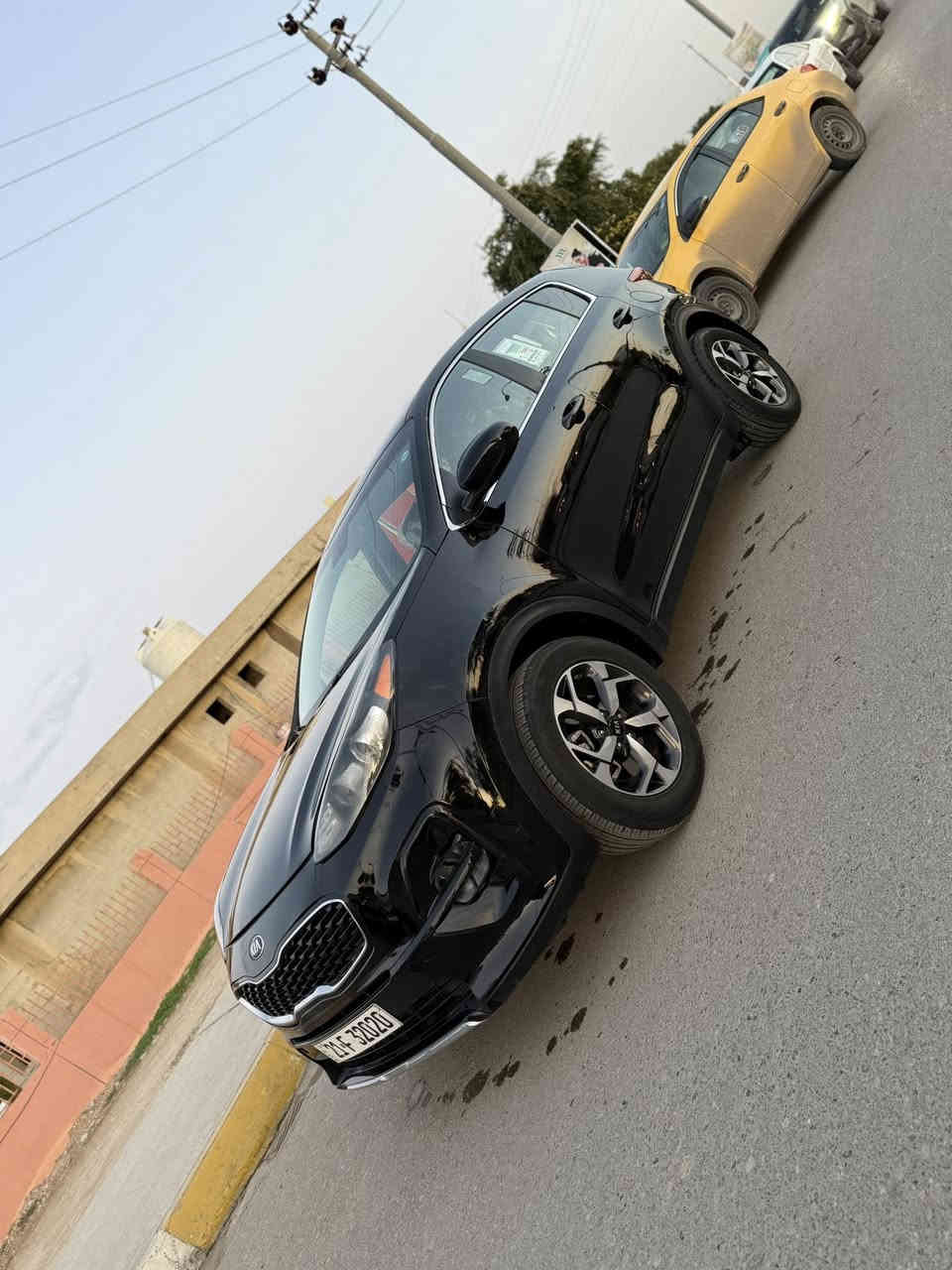 سلام عليكم
كيه اسبورتج موديل 2019 
سياره كلش حلووه جديده 
بيها بونيد جامغ صبخ بدون دواخل اب شرط 
مكينه 2400
موصفات كشن جلد ويل كب تبريد قطعتين 
ماشيه 60 
رقم سنويه كله جديد 2030
شرط تحويل وكاله 
رقم مميز 
سعر 153 بي مجال 
مكاني خانقين ديالى 
***********
