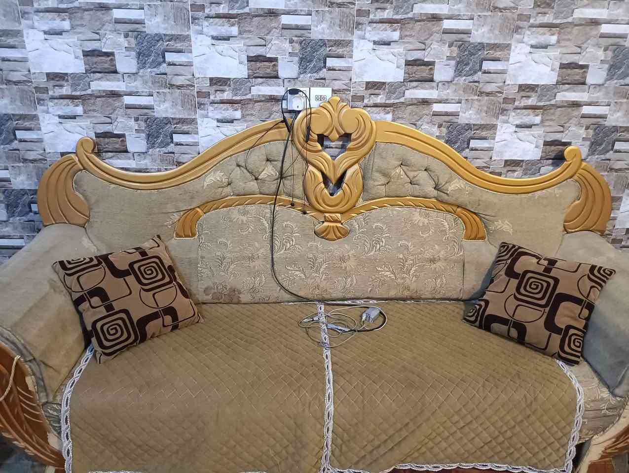 سلام عليكم تخم للبيع 5 قطع مع كوشات والفراش وياه السعر150وبي مجال *********** بي واتساب 
مكاني حله محاويل حي نور
