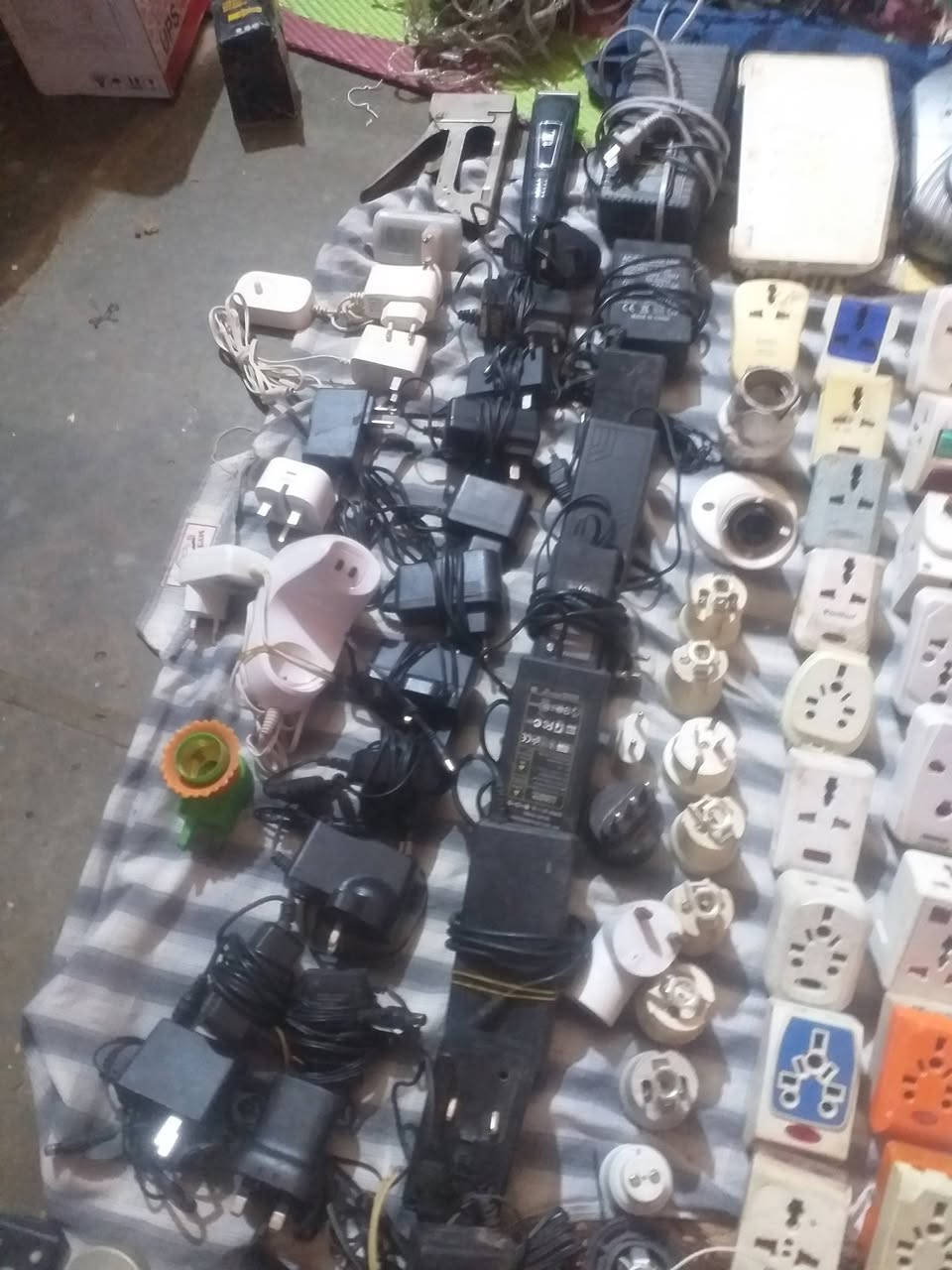 عندي هاي غراض كهربائية كلهن شغالات  رايدهن  ٤٠ الف مكاني مدينه الصدر حي طارق


**إذا كنت صاحب هذا الإعلان وتريد حذفه لأي سبب، رجاءا أرسل رسالة إلى الدعم الفني**