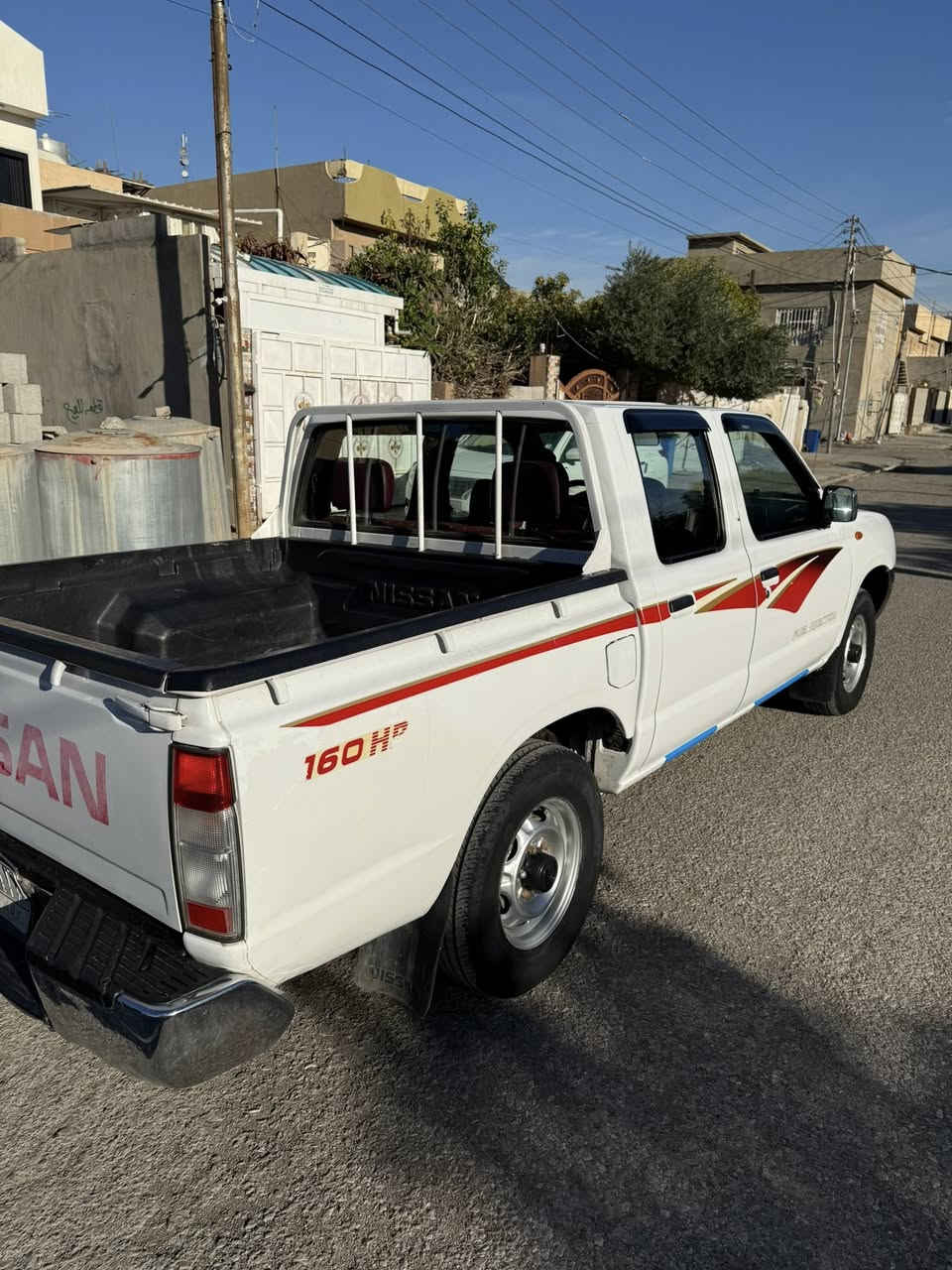 السلام عليكم نيسان للبيع رقم كركوك سنوية عظم صاحبها موجود دفتر بانزين سياره حلوه گير ومحرك مكفول بالشرط صبغ شبرين بالچاملغ الخلفي فقط شرط الشاصي سياره حلوه مال بيت 
موديل 2013
التفاصيل : 
*********** 
***********
