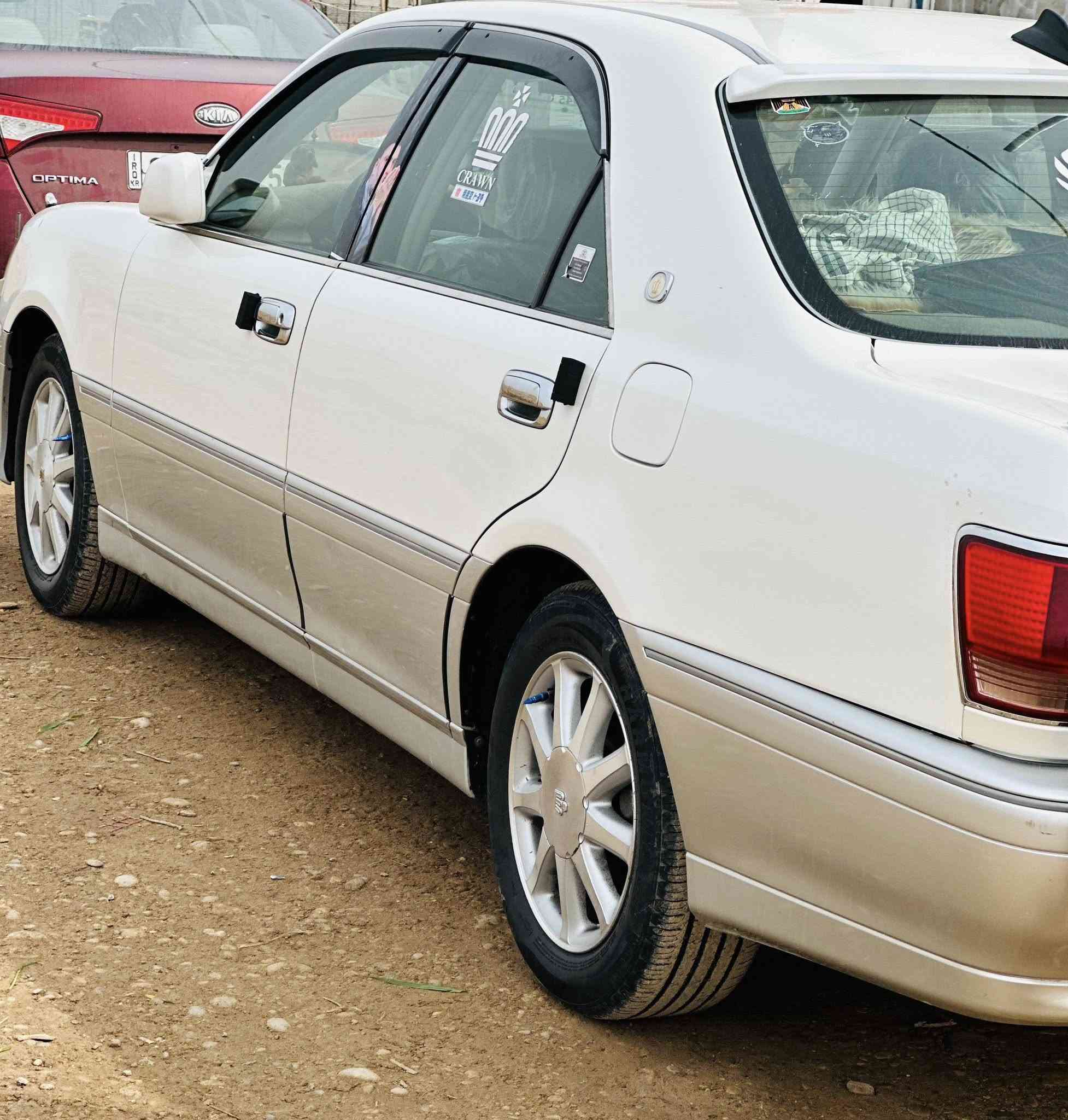 سياره كرون ملكه   2002سايره كفاله عامه شرط تحويل  من ضربه والصبغ والكصه سياره جاهزه جنبز تخم تاير كيله شغال 3دكم اصل ويل نجمه سعره 135وبيه مجال مكاني العماره ***********
الوحات نكليزي طالعات بس داور بسمك تستلم مشروع وطني سياره
