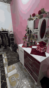 السلام عليكم غرفه تركيه للبيع
السعر ٢٥٠ وبيه مجال 
***********
