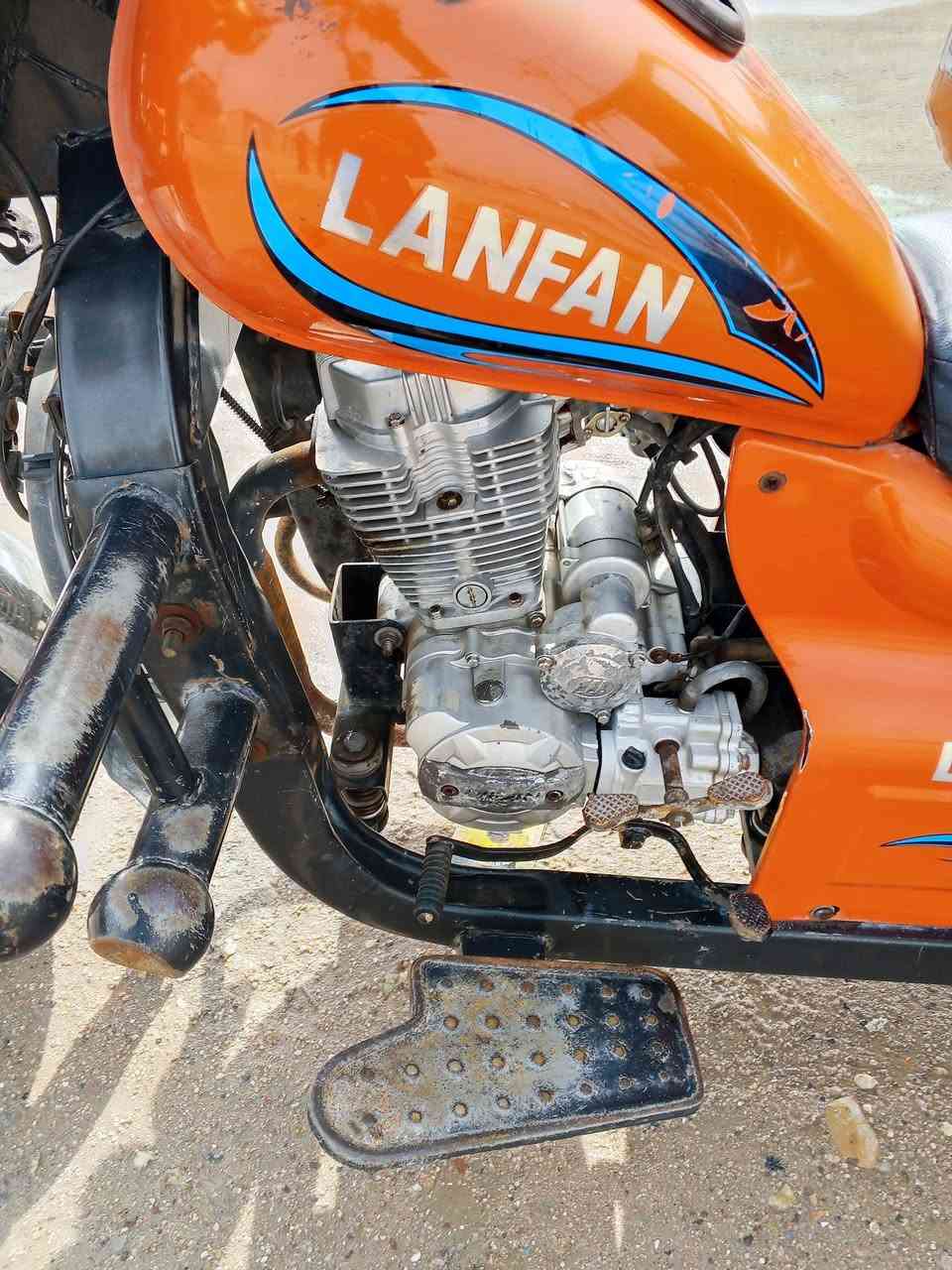 السلام عليكم شتوته ليفان للبيع مديل 20 المكان الهارثه قرب سيد سامي رقم وسنويه راعيهه يمي السعر 3500 وبيهه مجال حگ الجيه رقم الهاتف بي وتساب ***********
