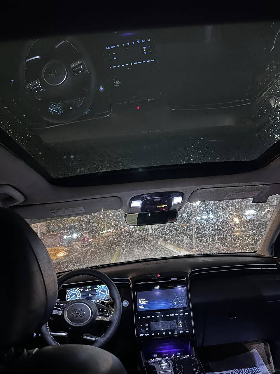 السلام عليكم توسان 24 فول هيبرد  مواصفات كله بيه  ماشيه70 صدر جديد مكينه كير كلش نضيفه سياره دفع رباعي بيع مصبوغ عام 155مكان ساحت مضفر ***********
