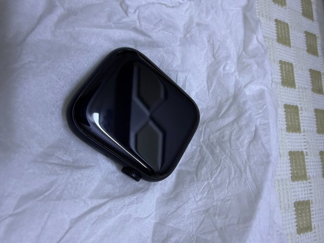 Apple Watch series 7 nike edition 45mm
السلام عليكم 
ابل واتش جيل ٧ اصدار نايك 
حجم الساعة 45 mm
بطارية الساعة 85%
نظافة الساعة 100% والله حتى اظلمها اذا اكول بيها شخطة الساعة سيرها الاصلي ما ملبوس وشحانتها الاصلية ما مفتوحة ويمك الحساب بعد الساعة موضحة بالصور مصور كلشي بالتفصيل ودقيق علمود توضح الك بشكل كامل ودليل كلامي
سعر الساعة 275 بيها مجال بسيط 
مكاني بغداد السيدية
*********** تواصل واتساب فقط
