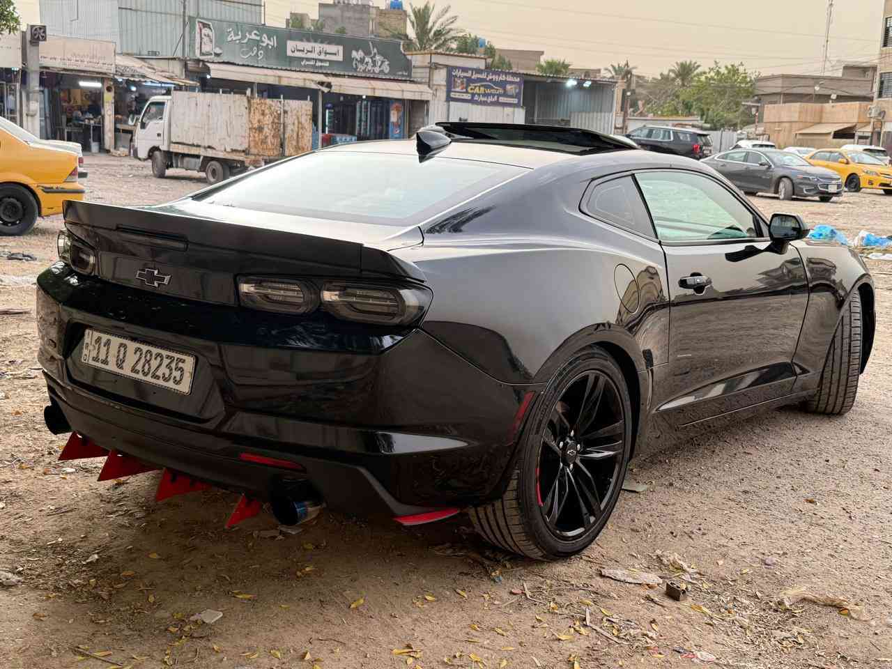 سلام عليكم 🫡 
كمارو 2023V6
شاشه جبيره كار بلي
فتحه سقف 
وبعد مواصفات الكمارو المعروفه
كير مكينه تبريد اكسل مكفولات 
ماشيه60الف كيلو مو ميل 
حادثه مثل ما موضح بلصوره 
اني ابيع (حزام )
رقم جديد بغداد
صدر جديد 
مكاني بغداد شارع فلسطين 
***********
السعر 138💵بيه مجال بسيط
ماكو كمارو 23 فتحه بهيج سعر وشوف خواته بيش
