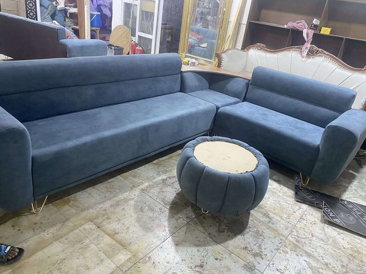 عمل ديوان تزكام حسب الطلب سعر المتر ١٠٠ الف فقط ضمان ٥سنوات العنوان ديوانيه حي الامين ***********
