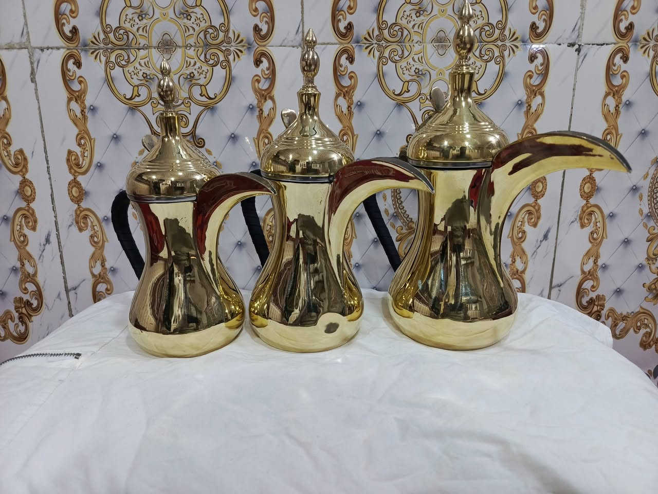 سيت دلال رسلان للبيع نحاس اصفر قياس 29 27 25 للستفسار اتصل *********** يوجد توصيل
