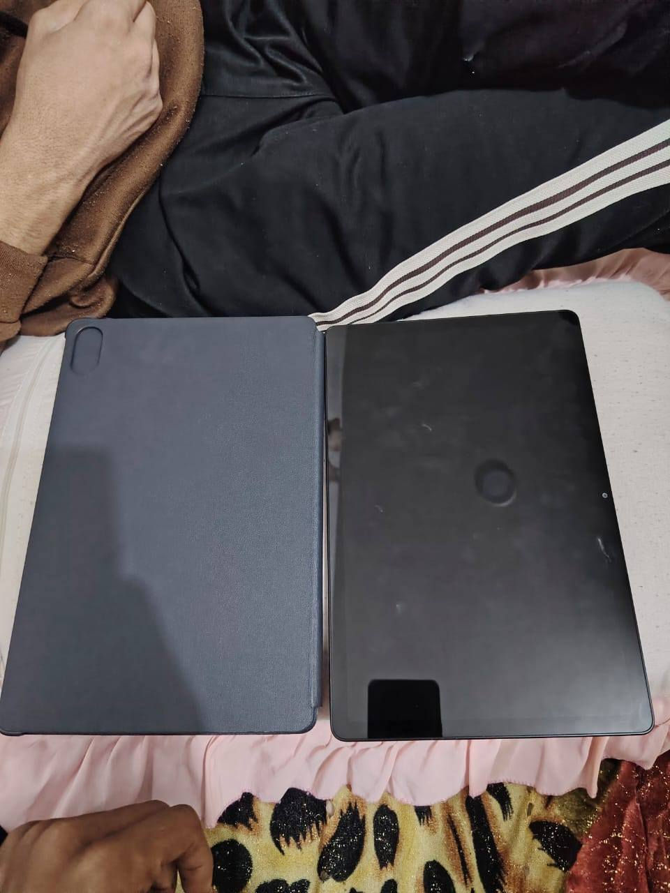 سلام عليكم ايباد Honor pad  x9 a لبيع مستخدم شيء قليل وكل غراض موجود هو كارتونتة وشحانتة وحافظة يعني ملحقات كلهن موجود ايشغل لعبة ببجي وبيس اللاستفسار اكثر اتصال ع هاذة رقم ***********
