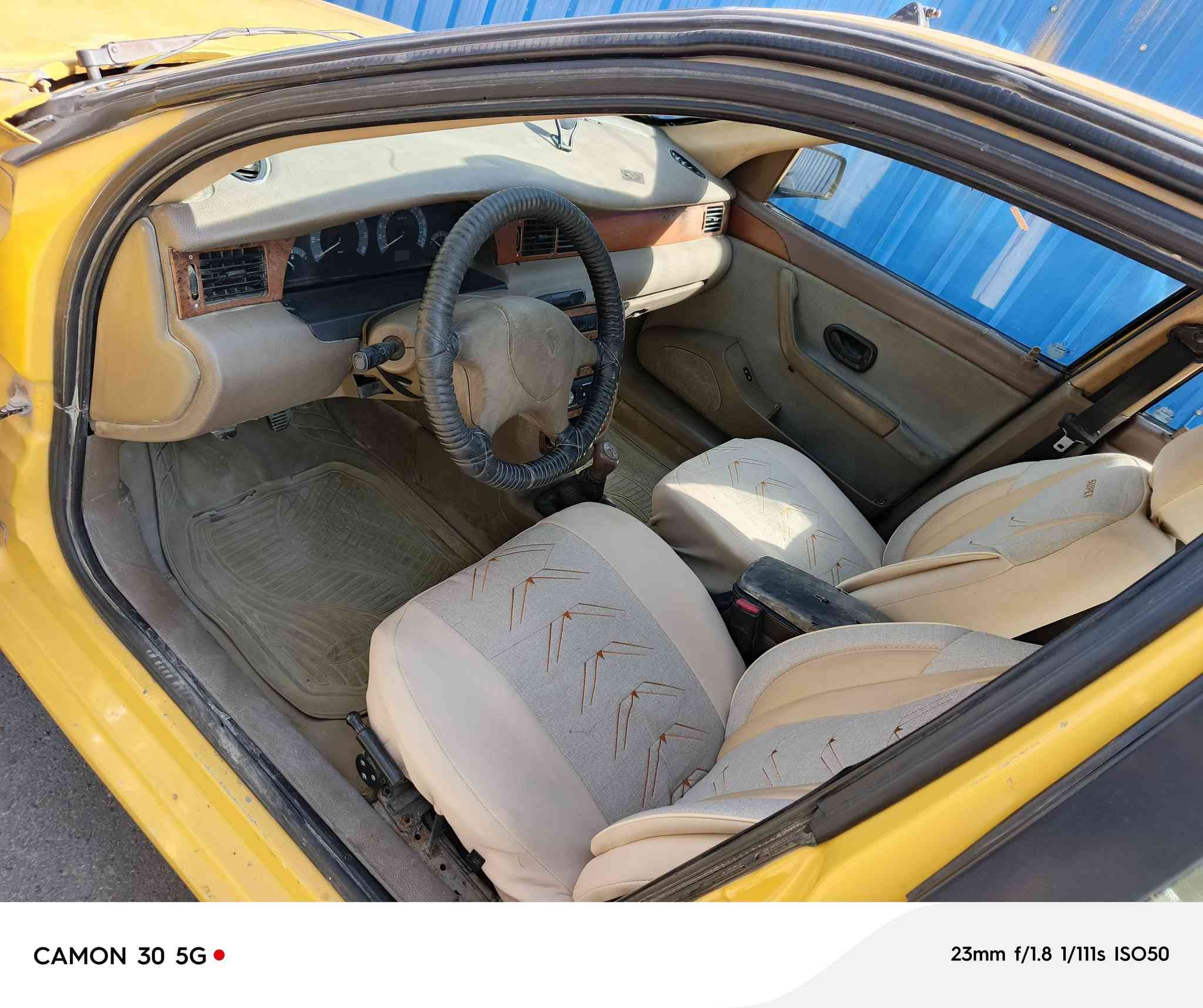 سمند للبيع موديل ١١مكان حي العامل هاتف ***********
