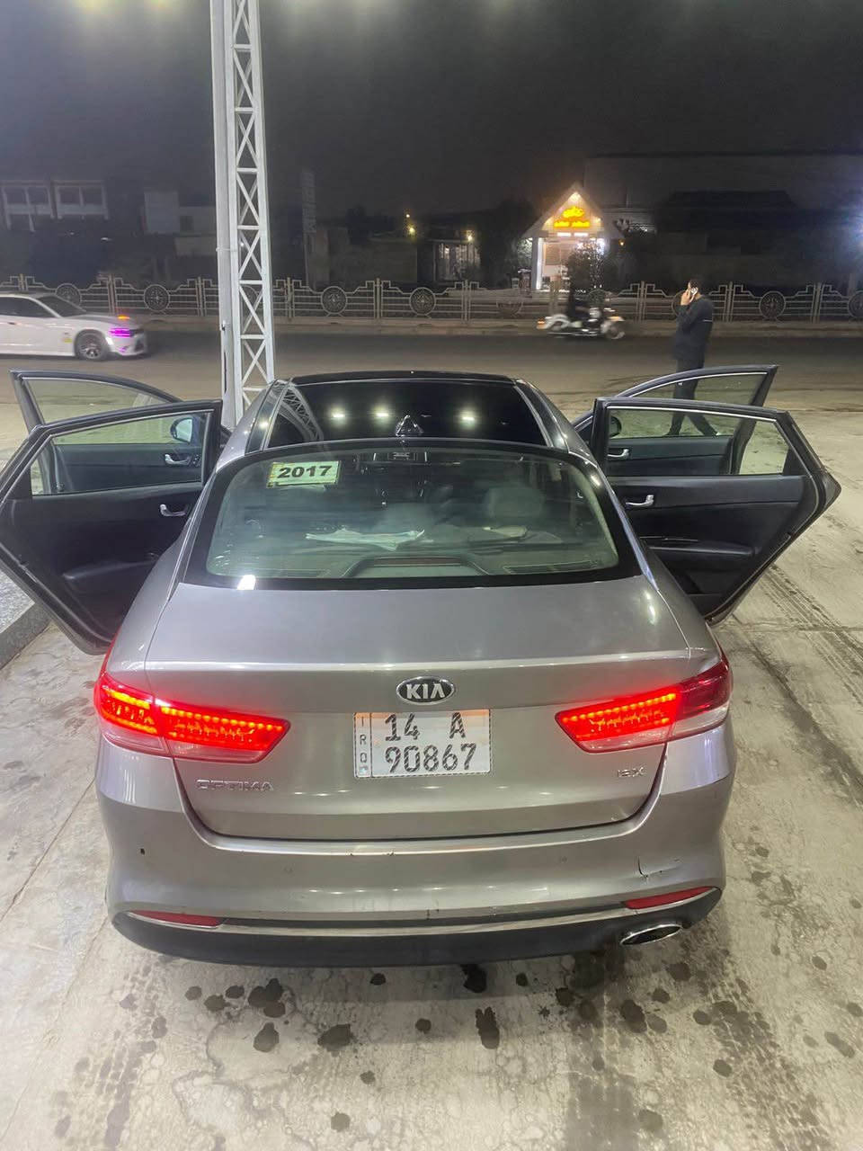 السلام عليكم من رخصة الادمن 
 اوبتما مديل ٢٠١٦
فول مواصفات 
وارد امريكي حادث بنيد فقط 
مكينه GDi 2400 
باقي التفاصيل موجوده بتقرير الفحص 
مكان السياره بصرة _الجزيره _ الفيروزيه 
سنويه جديده راعيهة يريد تحويل 
للاستفسار :***********
السعر 120$ وبيه مجال حك الجية
مكلف بلنشر رجائآ لاتراسل مازنجر البصرة, العراق
