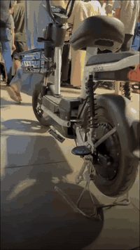 السلام عليكم
ماطور شحن حجم 14 للبيع مستعجل 

ماصارلي شي من طلعتو من الشركة جديد لوك

كلشي ما ناقصو

موديل: 2025

حجم: 14

سرعة: 48

المسافة يمشيك بالشحنة: 30km

سعر: 400 وبي مجال 

بطاريات جدد ملف جديد كلها مال شركة بعدها جديدة شاشة شغالة اشاير يمين ويسار لايت زينون فقط عالي للاستفسار اكثر علق واجاوبك خاص او الاتصال ع رقم او الواتساب

***********/***********
