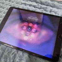 يتوفر 3 ايبادات للبيع: عرض1:  Ipad 6 ايباد 6  شغال بدون مشاكل  ذاكرة 3...
