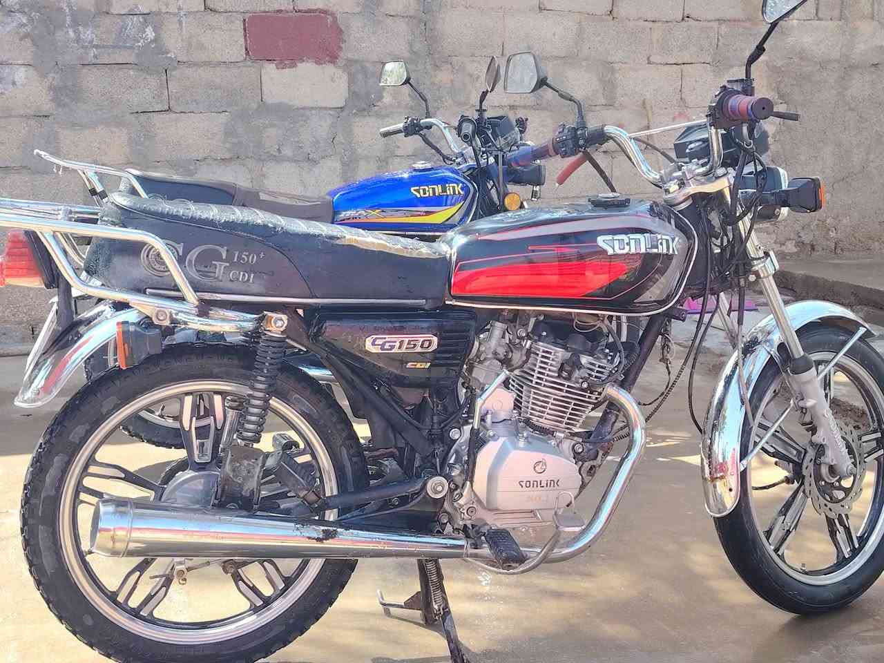 السلام عليكم ٢٠٢٢
شباب سيفان ٢٠٢٢ محرك مامفتوح بعده لوك يعوزه شويه ترتيب اوراق كامله سعر ٤٥٠ قفل ليفيده ***********
