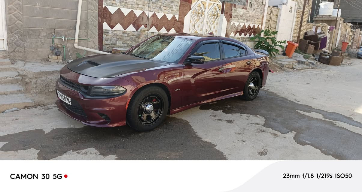 جارجر  RT  2017
كير مكينه جدد
سياره ماشيه 56 mi
فول مواصات نقطة عمياء.. 
كشنات تدفأة تبريد...فتحة... كزوز صوت 
تشعيل عن بعد
مضخم صوت 
لايتات ٢٣  و منضومه زنون 
رقم بغداد وبسمي 
حادث جاملغ وبنيد 
مكان السياره ذي قار الشطره 
***********
***********
