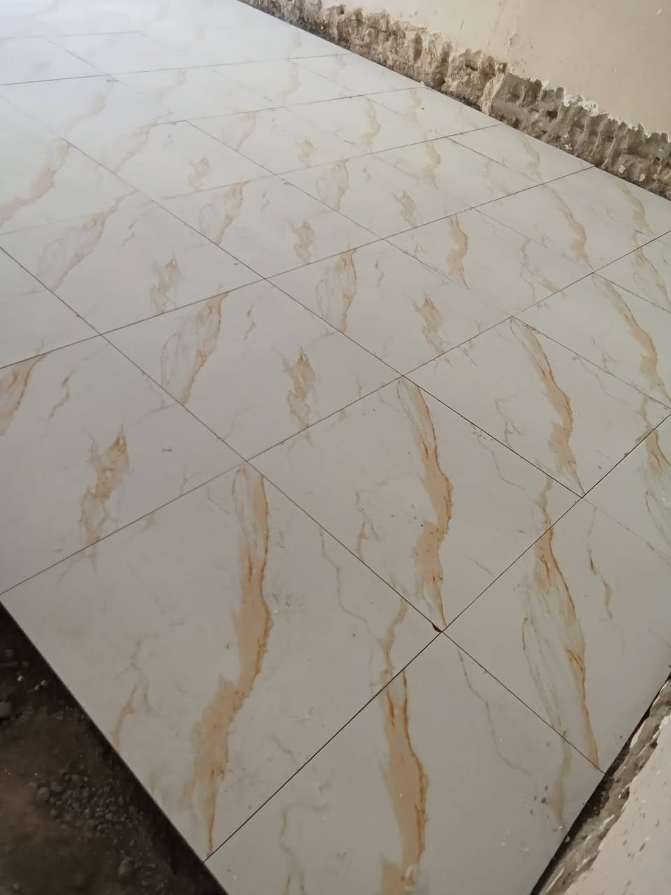 السلام عليكم كادر عمل في بابل كافت اعمال البناء تطبيك فرشي تطبيك ارضيات تطبيك سراميك جدران ترميم كرسته وعمل كافت العمال أسعار مناسبه *********** ***********4
