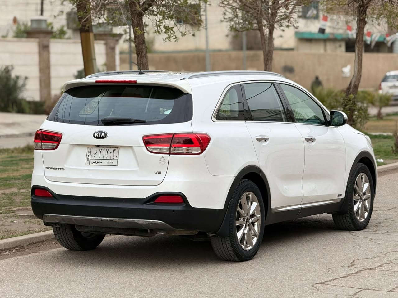 للبيع سورنتو 2015 خليجي نوع   AWD
السعر    205.      ومجاله كلش بسيط اتصال 
  مكان. بغداد.   رقم.    ***********
فول سيارة. الخير. واحد 1️⃣. واحد 
محرك ٦ سلندر ٧ راكب  كير محرك مكفول
بصمه ابو آب صندوق كشنات. جلد  ماشية 118
السياره مكفوله من الصبغ والتبديل ول حادث
بنرامة كشنات. حار بارد. مرايات شفط ويل كروم
حساس خلفي امامي مرايات شفط شاير مري 
لد مامي خلفي بردات ابواب شاشا كأمر دوارة
تحكم ربع جهات  فوريل. مانع نزلاغ رادار جانبي 
يدات نيكل   زراك. لايت. علامة دوسة ضوية
