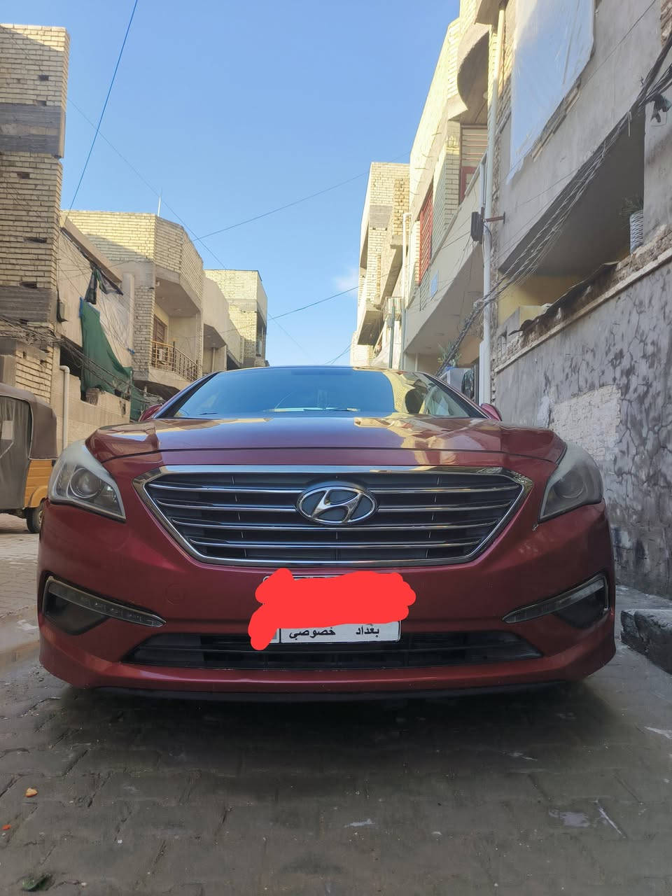 السلام عليكم
سوناتا 2015 سياره لمتد 
فول مواصفات ماعده الفتحه
محرك 2400 كير ومحرك كفاله
سياره امريكي 
ضربته جاملغ وبنيد بدون تبديل
مواصفات 
تدفئه وتبريد كشنات 
كامره خلفيه 
رادار
داخل جلد
بصمه
6 ايرباگات
شاشه
مصابيح اماميه لد
كشنات كهربائيه
قطعتين تبريد
سياره بيه تخم تاير جديد وباتري جديد 
رقمه بغداد 
ملاحظه سنويته ساقطه من 2020 
اذا طلعت عليه غرامات عليه 
سعره 125 وبيه مجال 
للاستفسار ***********
***********
مكان بغداد الشعله
