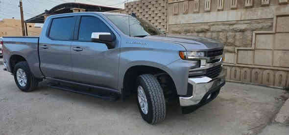 🔴للبيع --- سلفرادو 2022
مواصفات LT
باب طويل بدي قصير 
سيارة جديدة جدا
كشنات جلد 
تدفئة
كامرة خلفية
تشغيل عن بعد
مكين المرغوب V8 5300 
سيارة بدون صبغ بدون تبديل بدون شاصي 
فقط دعامية امامية 
سيارة كلشي على وضع الشركة
سيارة ماشية 63كم 

 سعر السيارة 340 وبيها مجال شي بسيط
***********
