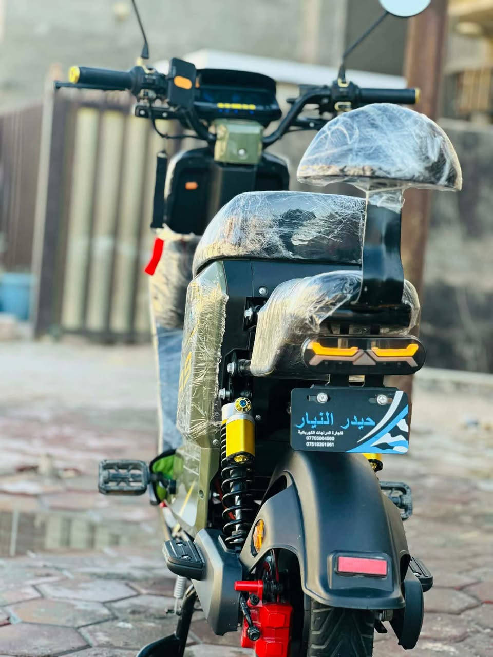 السلام عليكم شباب دراجه R9 للبيع جديده كلش موديل 2026قبل كم يوم اخذته عوزت فلوس واريد ابيعها جديده ونضافه فول ملف الف و ٥٠٠ +20 امبير لون زيتوني 
التواصل خاص او الأتصال علرقم *********** بي واتساب
