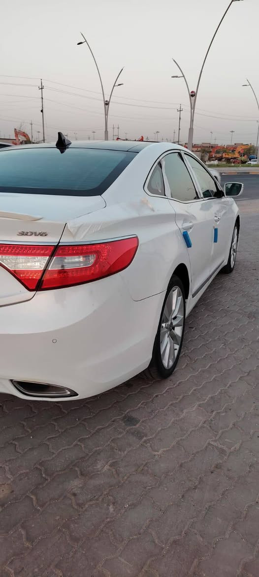 للبيع هونداي ازيره فول موصفات سياره كفاله عامه من كلشي سنويه مجدده مديل ٢٠١٤ مكان سياره البصره لامن داخلي اني مكلف بالنشر تصل على رقم وتدلل وبيه مجال بالسعر سياره خليجي كفاله من كلشي 
*********** البصرة, العراق
