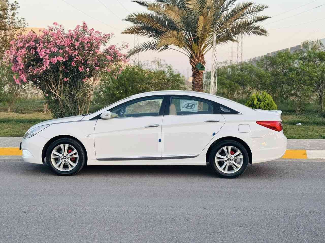 سوناتا 2011خليجي ابيض ثلجي
السعر 105$مجال بسيط 
رقم سليمانيه دولي سنويه لل2030
شرط الغرامات والتحويل 
ماشيه 143KM

⛓️‍💥محرك 4/سلندر دوش ممفتوح شرط لاتبخير ولاتنقيص 
⛓️‍💥كير اتوماتيك بدون اي عيب مال بيت"

مواصفات 
اشاير بالمري 
تبريد قطعتين 
اربعه دسك 

تدفئة /تبريد/كهربائيات/صدر/تايرات/كلها مكفوله 

⚒️سياره استخدام شخصي جديده برغي ما ناقصها Ⓜ️

⚒️سياره كلين من الصبغ السونار مع المنشور Ⓜ️

السعر 105$💸

تايرات 4️⃣ جديدة 🆕 
صدر امامي خلفي كلا جديد 🆕 
مكان السيارة صلاح الدين تكريت الديوم
رجاءً ما أقفل سعر بالتلفون تعال وتدلل 
***********
