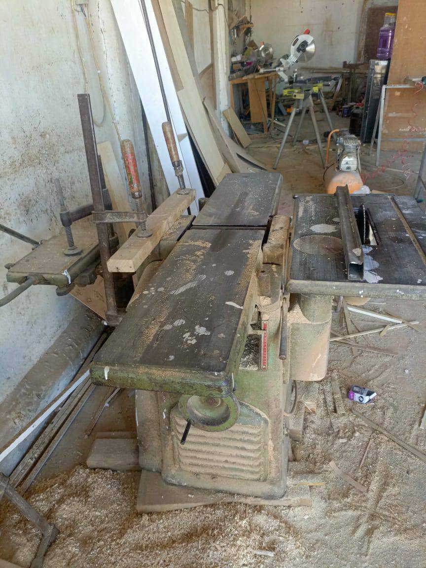 مكينه انكليزيه للبيع/ ***********
