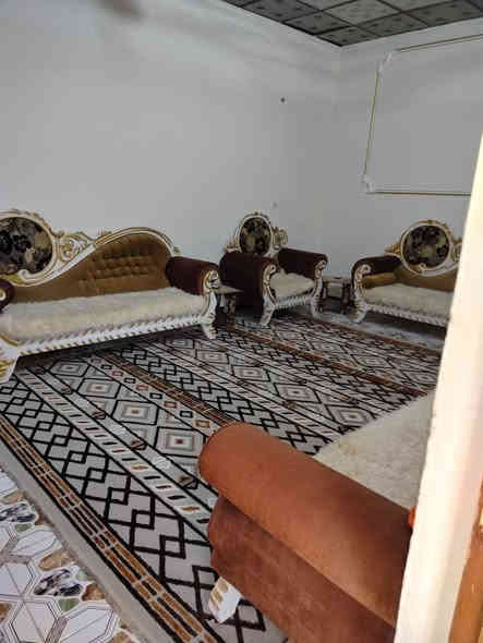 السلام عليكم 
* توفر لدينا دار سكن للبيع بمساحة 280م 
* جنس العقار طابو صرف زراعي 
* العنوان البصرة ابو الخصيب العوجه قريب جدا على الشارع العام السايدين مكان مرتب
مع توفر كافة الخدمات 

* يتكون البيت الطابق الاول كراج واستقبال وصاله ومطبخ وغرفتين منام وصحيات داخليه وصحيات خارجيه 

*الطابق الثاني غرفتين منام  وصحيات وصاله 
السعر المطلوب 140 مليون 
للاستفسار اتصل *********** وتدلل البصرة
