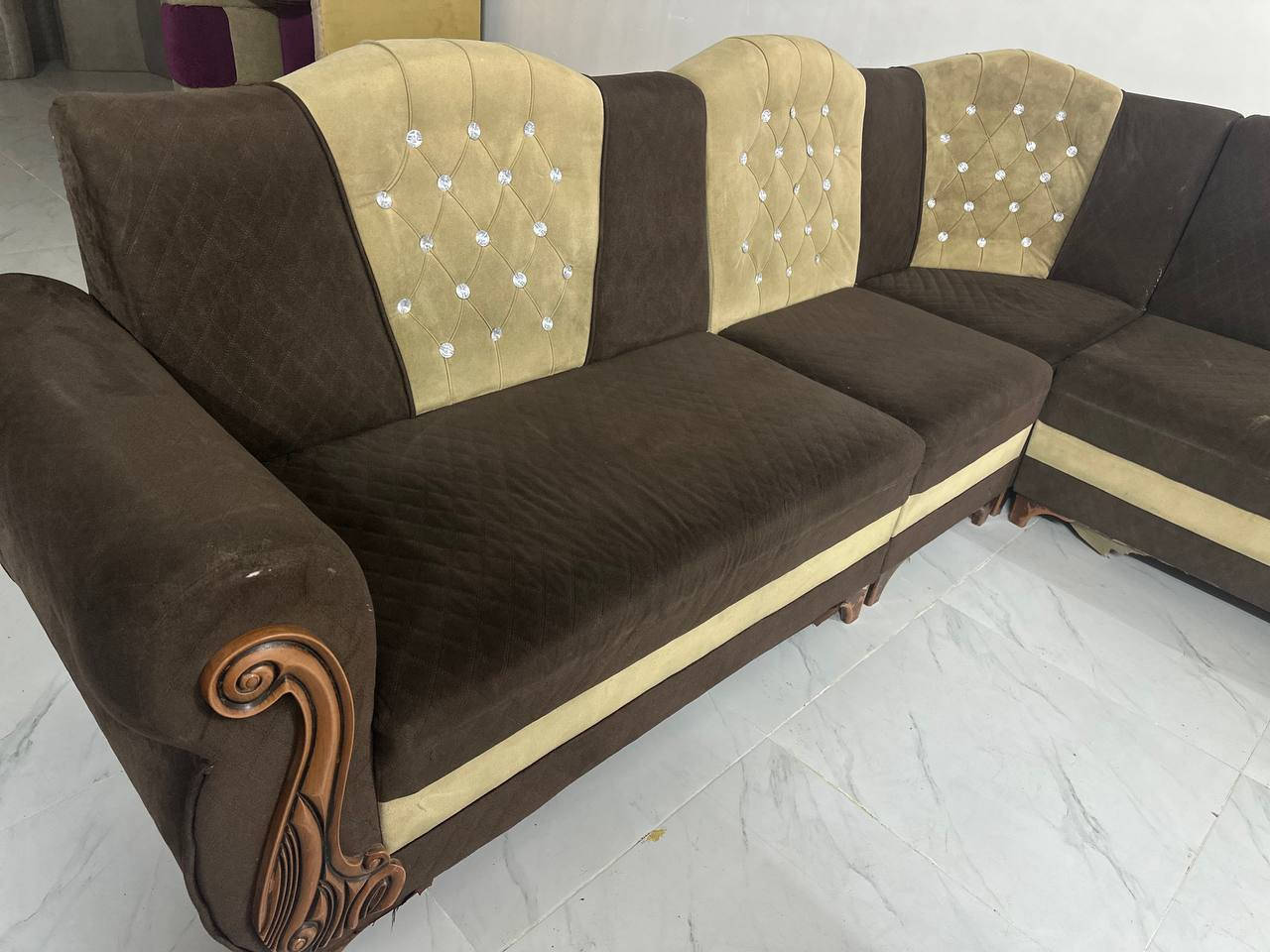 قنفه مستعمل 10 نفرات
السعر: 150 الف قفل 
الخشب ولاسفنج كلش زين درجه اوله
عنوان اربيل مامزاوه
يوجد عندنه توصيل في اربيل و موصل فقط
للتواصل ***********/***********
الرقمين عليهم واتساب
