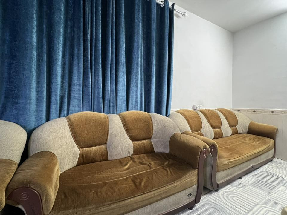 قنفات تركية للبيع – عدد 5 قطع
الحالة متوسطة، صالحة للاستخدام ومريحة.

:

 2 قطع حجم كبير

 1 قطع حجم وسط

 2 قطعة حجم صغير

السعر 200 الف وبيهن مجال

اللون كما موضح بالصور

العنوان نجف 

***********

***********
