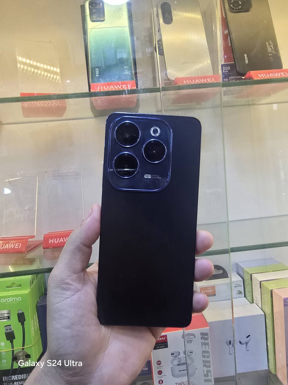 هوت 40 برو
ذاكره 256 رام 16
بطاريه 5000 شحن سريع 33 واط
60 فريم بوبجي 
مستخدم سبوع 
يعني جديد بسعر المستخدم 
👈 مركز القلعه للموبايلات ***********
