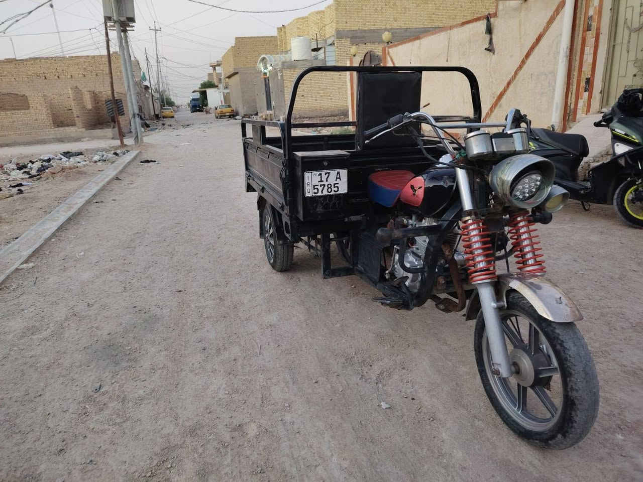 سلام عليكم ستوته مديل ١٩ كفاله شاصي ومكينه بلاد رقم وسنويه سعر مليون ونص وبيه مجال
***********

