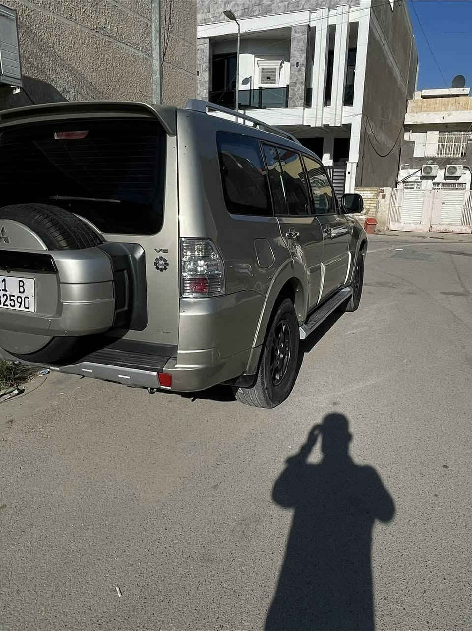 السلام عليكم باجيرو 2008 للبيع مكينه 3000 رقم بغداد الجديد بأسمي جاهزه من كل شي بيهه قطعتين رش صبغ بدون اي دواخل ماشيه 130 السعر 115 مكاني بغداد للاستفسار الاتصال ع الرقم 
***********
